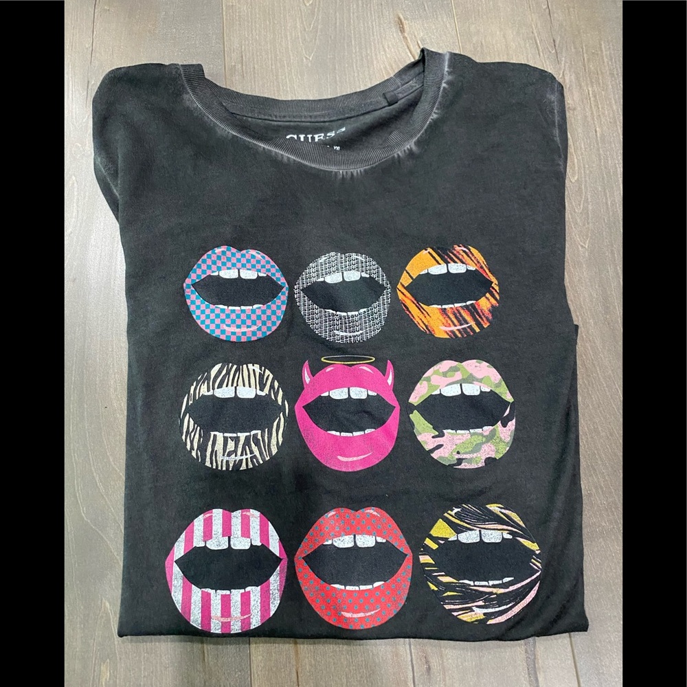 Guess Distressed Cotton Lips Tee